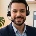 Rafael, atendente da equipe, respondendo pelo Instagram